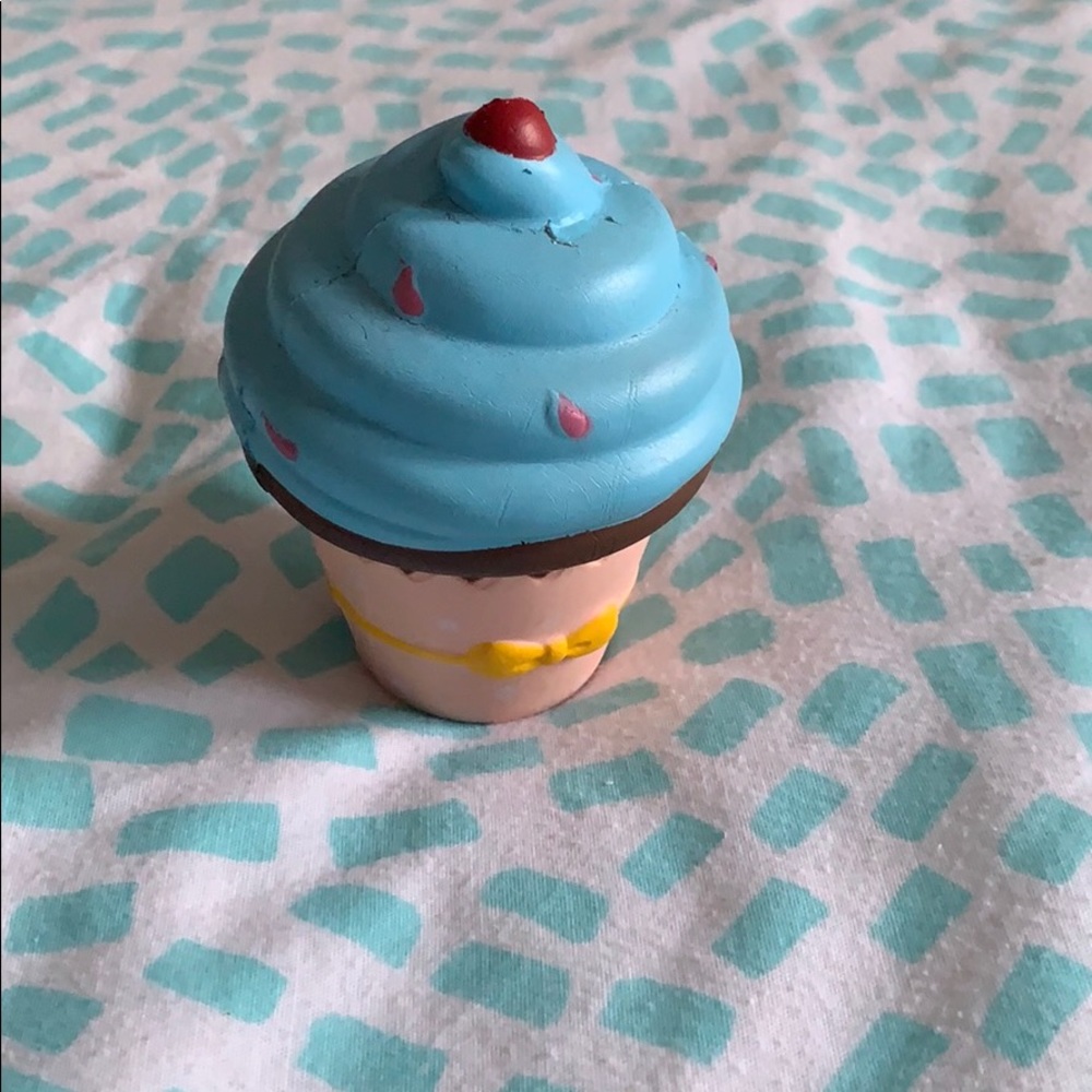 Cupcake squishy :)